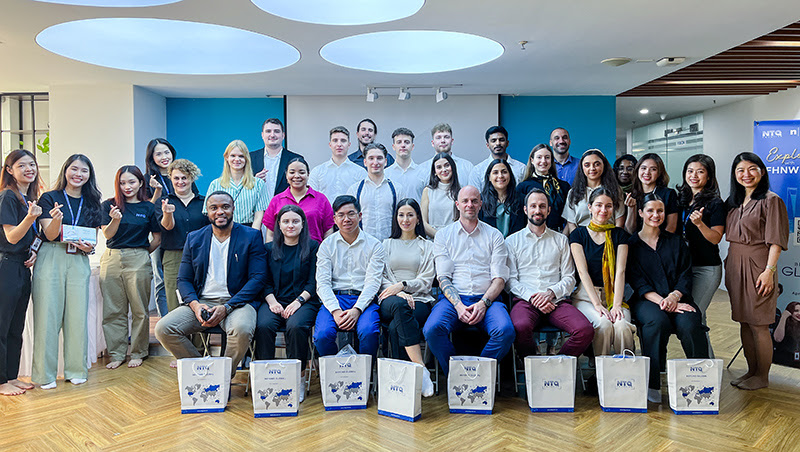 NTQソリューションは、スイスの学生グループに、「大海へ手を伸ばす」という印象をづけた。